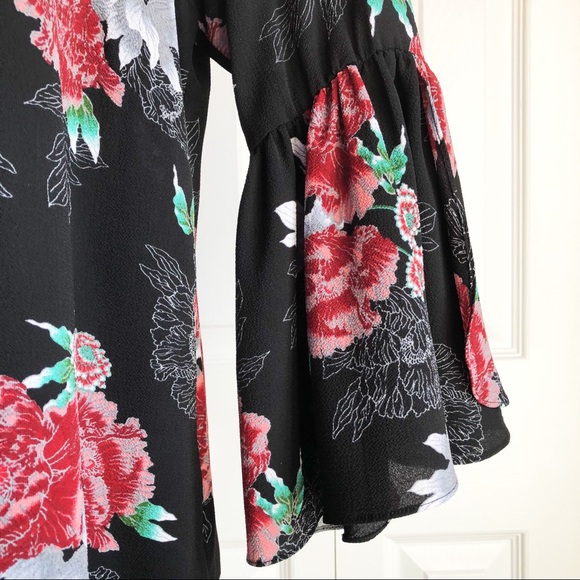 Bobeau Black Multi Floral Print Whimsigoth 3/4 Bell Sleeve Blouse Medium - Picture 7 of 15